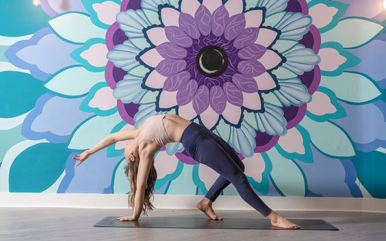 vẽ tranh tường phòng tập yoga,trang trí phòng yoga,trang trí phòng yoga, tranh phòng yoga,phòng yoga đẹp,vẽ tranh tường phòng yoga