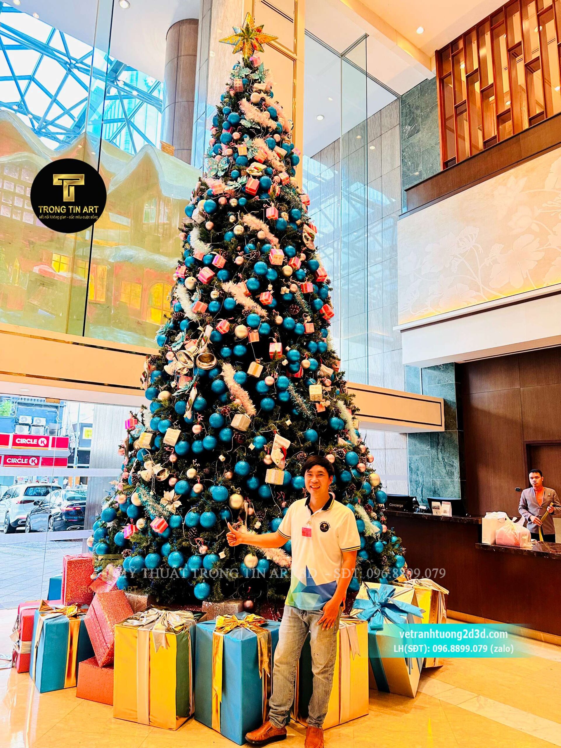 Vẽ tranh kính Noel khách sạn, Trang trí Noel khách sạn Sheraton, Dịch vụ vẽ tranh kính Noel Sài Gòn, Vẽ tranh kính Giáng sinh Sheraton, Vẽ tranh kính Noel chuyên nghiệp, Trang trí Noel khách sạn 5 sao, Vẽ tranh kính Giáng sinh Sài Gòn, Dịch vụ trang trí Noel Sheraton, Mỹ Thuật Trọng Tín ART 3D trang trí Noel, Vẽ tranh kính Noel khách sạn quận 1.