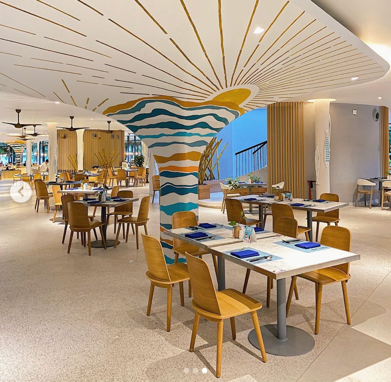 vẽ tranh trên cột nhà hàng, vẽ tranh trên cột cafe, tranh tường trang trí cột quầy bar, vẽ tranh trên cột ngoài trời, vẽ tranh trên cột khu du lịch, vẽ tranh trên trụ bê tông, vẽ tranh cột tropical, vẽ tranh cột phong cảnh biển, vẽ tranh nghệ thuật trên cột, vẽ logo trên cột, vẽ tranh trang trí trụ quán ăn, vẽ tranh trụ nhà hàng Phú Quốc, vẽ tranh trên cột sơn dầu, dịch vụ vẽ tranh cột quán cafe, thi công tranh tường trên cột, tranh cột quán resort đẹp, vẽ cột 3d nghệ thuật, họa sĩ vẽ tranh cột nhà hàng, tranh cột phong cách châu Âu, tranh vẽ cột tropical.