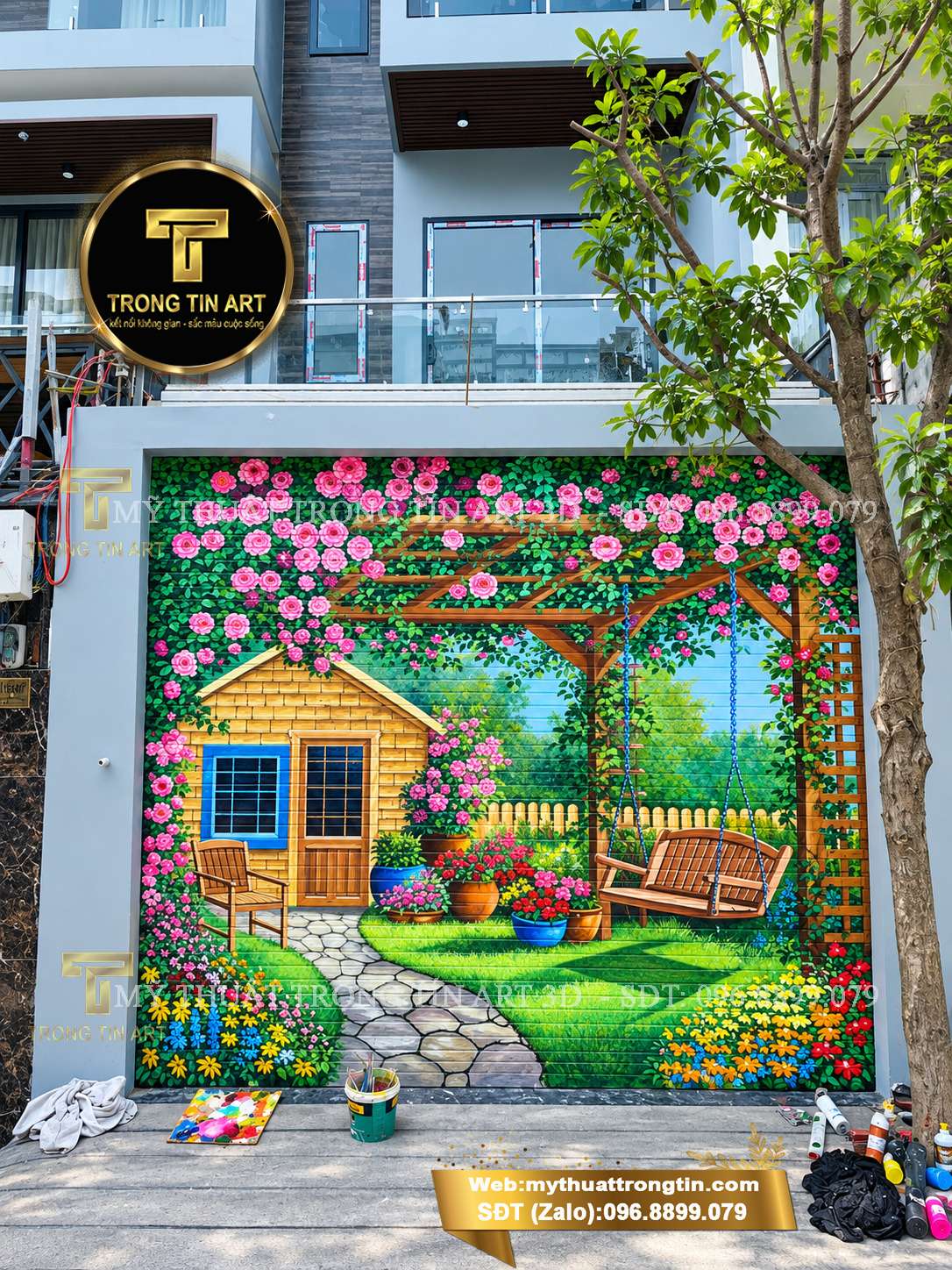 Vẽ cửa cuốn tranh phong cảnh đẹp, độc đáo, bền màu. Thiết kế theo yêu cầu cho nhà ở, cửa hàng, quán cafe, showroom. Báo giá tốt, thi công chuyên nghiệp.