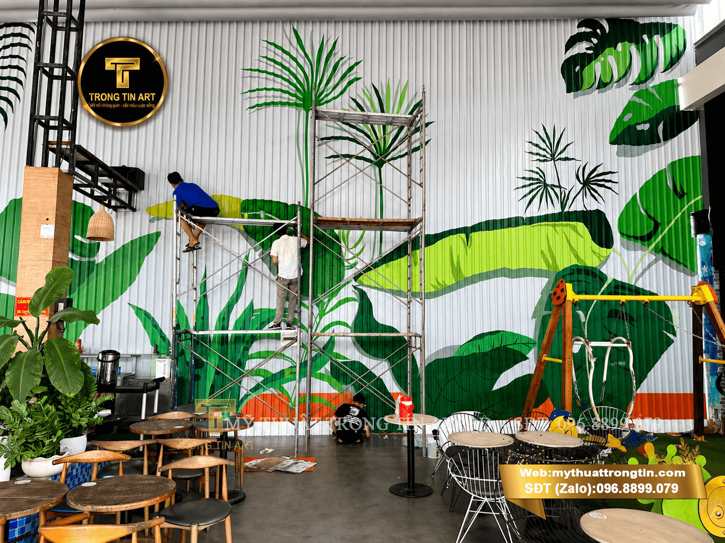 Vẽ tranh lên tôn lá nhiệt đới Tropical đẹp, bền màu. Thiết kế theo yêu cầu cho quán cafe, nhà hàng, shop, showroom và không gian kinh doanh riêng